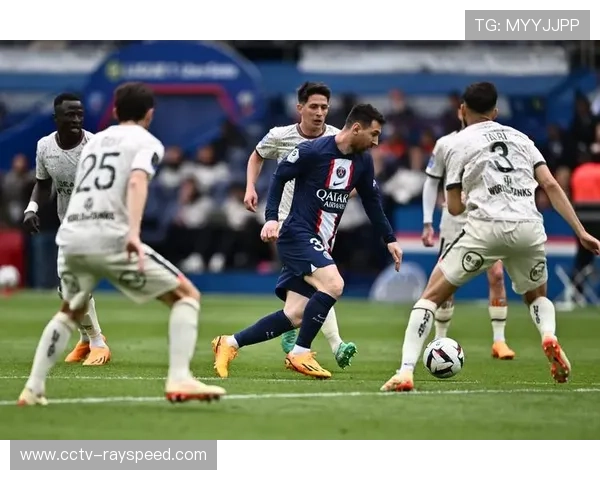 里昂1-0里尔取十连胜,纳尔泰破门格赖夫扑救立功