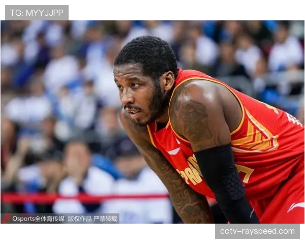 据现场记者消息,亚特兰大更衣室中场休息时进行了激烈的战术讨论 据现场记者消息,亚特兰大更衣室中场休息时进行了激烈的战术讨论